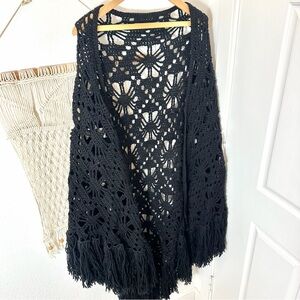 70’s Stevie Nicks Black Granny Square Boho Crochet Fringe Poncho Sweater Large